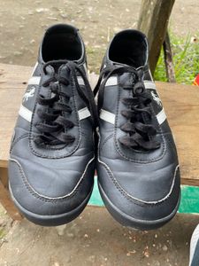 Red Tape Sneakers