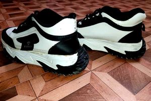 🔥Black &amp; White Sneakers For womens🔥