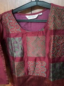 Women Maroon Kurta