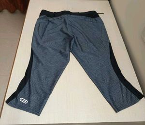 SPORTS ACTIVEWEAR CAPRI