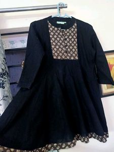 Women&#39;s Black Floral Print A- Line Tunic