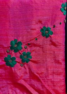 ⚡Elegant Rose saree with green floral embroidery