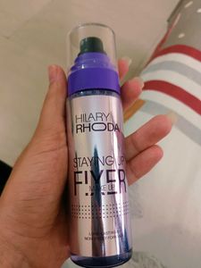 Hilary Rhoda Makeup Fixer