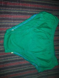 2 Panties