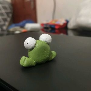 Kawaii Frog Clay Desk Buddy 🐸