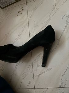 Clarks Soft velvet finish Heels