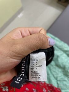 H&amp;m Cute Dress With Inbuilt Pads