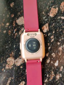 Excellent Noise Smart Watch With Charger