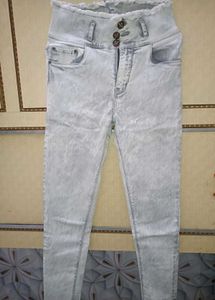 Gray High-Waisted Jeans