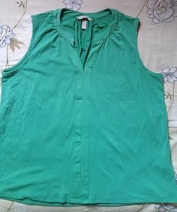 H&amp;M V-neck Shirt