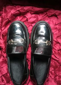 Chunky Sloe Black Loafers