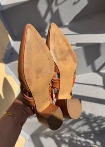 Van Hueson Office / Casual Wear Sandals
