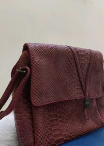 Baggit Maroon Sling Bag Women🛍️