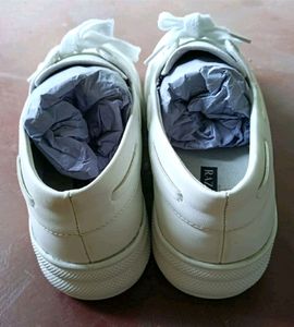 CASUAL SHOES