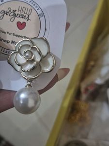 Elegant Pearl Flower Earrings With Enamel