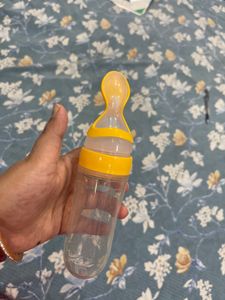 Baby EIO Feeder With Spoon Not Used Once