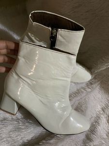Y2k 💕White Leather patent Ankle Boots