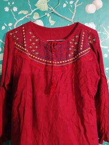 Top. Size M.  Full Sleeve