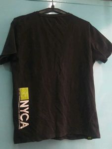 Qubic Jeans Black Graphic Tee