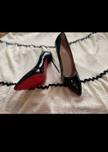 Black Pointed-Toe Heels