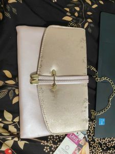 Lavie Clutch