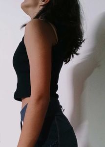 Black CROP TOP