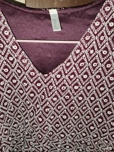 Patterned V-Neck Top