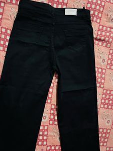 Stylish Black Wide-Leg Jeans