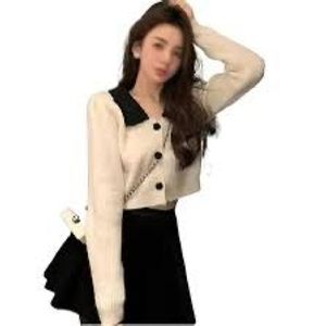 Chic Cropped Cardigan winter fashion