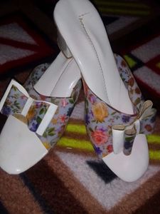 White Colour Heels With Cute Bow For Women