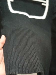 Chic Black &amp; White Top