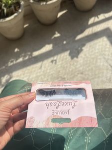 Eyelash With Glue