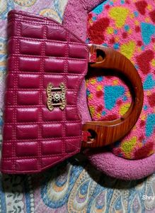 Saolain Style Pink Clutch