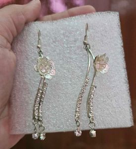 Veryyyyy Beautiful Earrings......u Love It