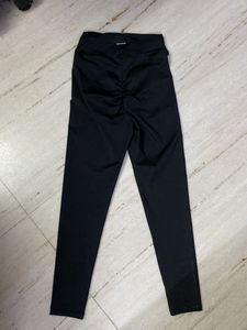 Crisscross Waist Black Leggings