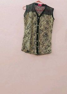 Gorgeous 🆕 Cut Sleeves Top