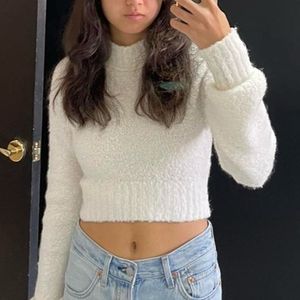 FOREVER 21 fluffy knit crop sweater top for wonen