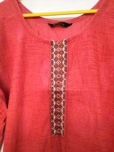 Elegant Women's Ethnic Kurta