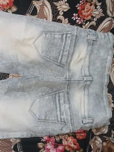 Stylish Light Wash Jeans