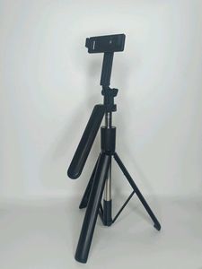 R16 selfie Stick With Tripod