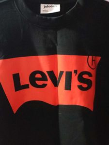 Levi&#39;s Graphic Tee