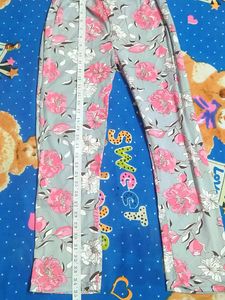 It, S Very Beautiful Pink Printed Trouser.