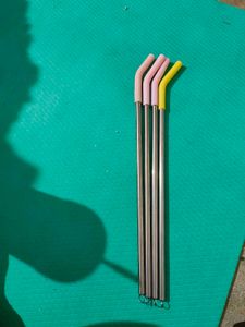 Set Of 4 Stainless Steel Straws With Sillicon Tip