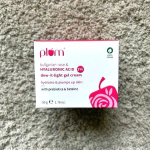 Plum 1% Hyaluronic Acid & Bulgarian Rose Dew-It-Li