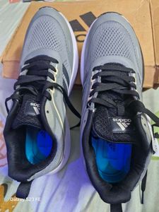 Adidas Sneakers