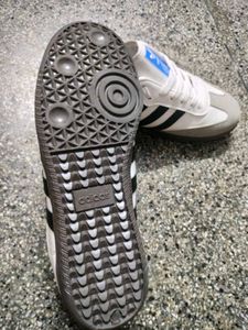 Adidas Sneakers