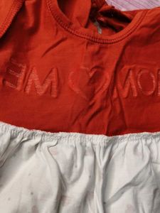 Cute &#39;Mom &lt;3 Me&#39; Baby Dress