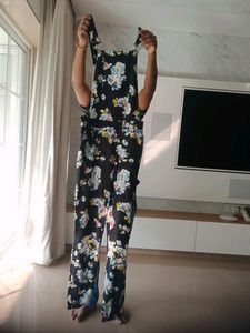 Fix price black Flower printed dungaree