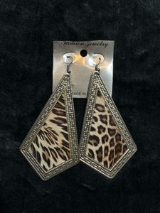Leopard Print Dangle Earring 🐆