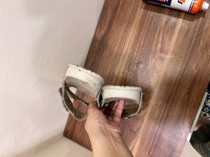 Zudio Floral Sandals - Size 6